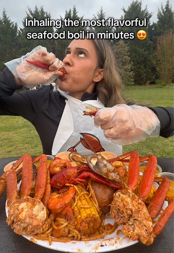 Rock & Toss Crab House Seafood Boil Challenge!
