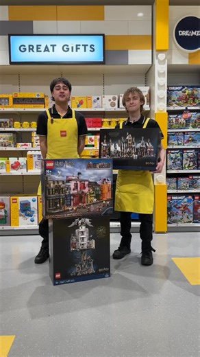 Sign up now to WIN the Magical LEGO® Harry Potter™ Bundle* 🪄 Valued at AU $1,929.97 / NZ $2,099.97. Don’t miss out! Sign up by 30th September for your chance to WIN. | LEGO Certified Stores Australia & New Zealand