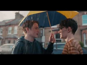 Nick and Charlie rain kiss - Heartstopper