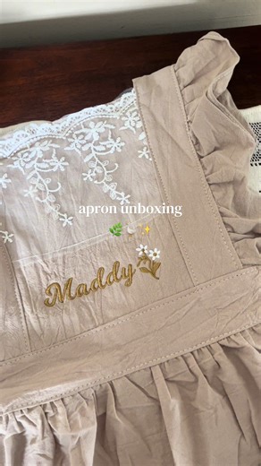 I’m literally obsessed 😍 #unboxingvideo #apron #grandmacore #fyp #trending