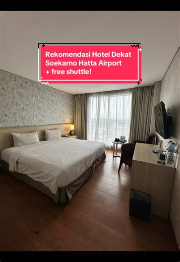 Free shuttle antar jemput bandara, kamar dengan view, smart tv, mini fridge, ada swimming pool & gym juga! Pokoknya ini best stay banget buat yang lagi cari hotel dekar bandara😍