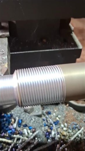 1 1/2 threads applying on leth #machanical #engineering #lethe #shorts #project #iron #threads