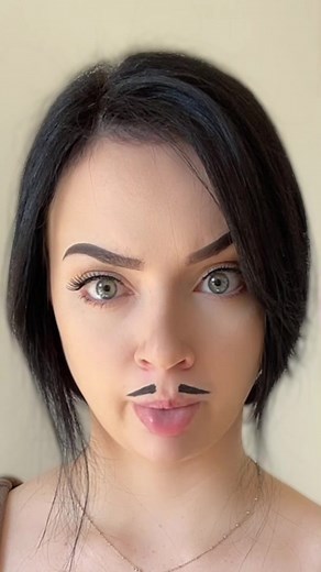 #FaceZoom #ladywiththebendyface