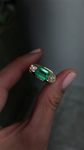 Stunning Colombian Emerald Statement Ring for Women