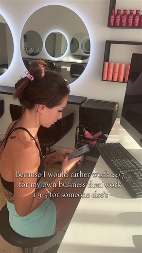 A lot of what running a business looks like… 30% on the floor 70% admin = payroll, stock, bills, emails, client enquirys, schedule planning, content.. while continuing to work on the next move to grow and evolve. This is where my heart is at everyday 🤌🩷 #salonowner #womaninbusiness #runningabusiness