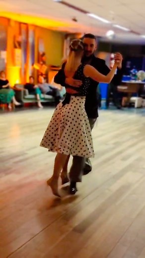 DNA TANGO LESSON #tangolesson #tangoingermany #tango #tangoinmünchen #tangoteachers #tangoclases #tangoclass #tangoargentino #tangomünchen #tangoinmunich #tangoloversworld #tangolove | Ariel Yanovsky