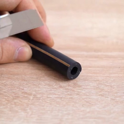 How to screw securely to the wall #howto #screw #diy #homemadetools #diycrafts #lifehacks #foryou