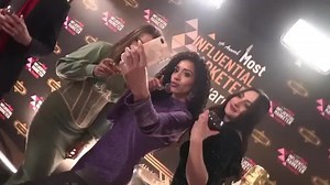 The most fun behind the scenes video you’ll ever watch. Okay maybe not “ever”, but it’s super cute. I love @christiewillwolf, @troydirects @jilly_morrison @chrisrussellofficial @latonya_williams, Tim Johnson and the entire crew on this movie so much! Every time I get to work with one of them, it’s like coming home. To have us all working on one film together is pure magic. Kick off the #newyear with “Where the Heart Belongs” premiering tomorrow, Jan 1 on @hallmarkchannel. #wheretheheartbelongs #