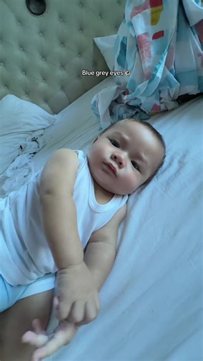 Life of Habibi (@crishabibi)’s video of Eye Color