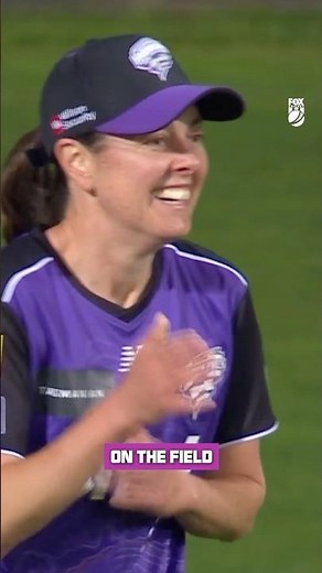 “Everybody is laughing!” Fielders fell on each other 😆 #cricket #wbbl11 #bigbash