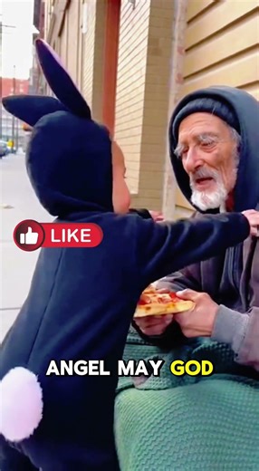 Helping a Homeless Elderly Man #funny #funnychild #cute #funnykid #aishorts