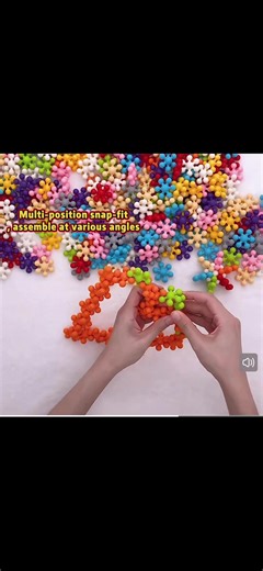 Premium plum blossom building blocks come with rich vibrant colors that won’t fade or peel off easily. Thickened rounded edges ensure a soft and comfortable hand feel, paired with flexible multi-position & multi-angle splicing. The single-shaped accessories bring greater creative molding potential and free color matching for kids to explore. It never bounds children's imagination, and every finished work brings them an overwhelming sense of accomplishment and pride. #KidsToys #BuildingBlocks #ST