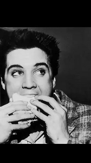 Tantalize your taste buds at Beverly Bar – where every flavor is an adventure! 🌮🍹 #beverlyhills #luxury #losangeles #justinbieber