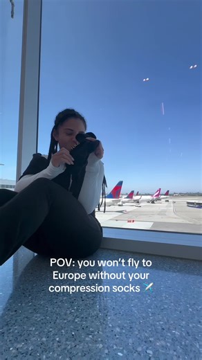 2XU Flight Compression Socks: Your Must-Have for Long Haul Flights