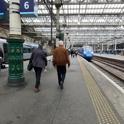 Edinburgh Waverley Station - On the Platform - Just arrived