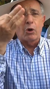 22K views · 898 reactions | #Colombia  “Álvaro desmovilízate tu familia te espera “ este fue mensaje que le envió un joven al expresidente Álvaro Uribe, y esto fue lo que le contestó. #UstedqueOpina | La NOTA .COM | Facebook