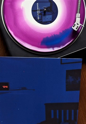 Unboxing VV Exclusive Pressing of Hurting Vinyl