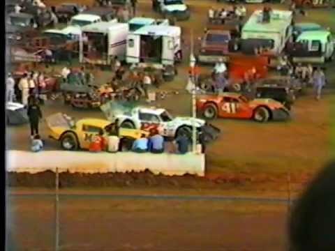 Decades of Dirt: Volunteer Speedway 1982.mpg