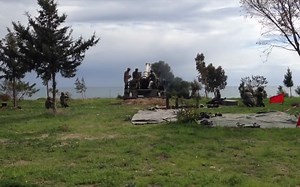 M110 203 毫米自行榴弹炮试射（+ 慢动作）