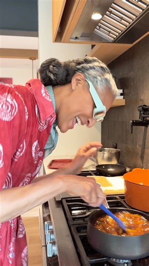 Pot pie but make it peaches! 🍑🍑🍑 Thank you for the most perfect soundtrack to my pot pie baking masterpiece @jackblack ☺️ I love pot pie but I love it even more for dessert! Here are a few pro tips: 1. Use frozen peaches. They’re already peeled and prepped at the peak of the season. 2. Roast them before you put them in the pie. You can season them perfectly and get them exactly how you like them. 3. Prebake your bottom crust. That way you can ensure it’s golden, crispy, and delicious! 🥧 #pea