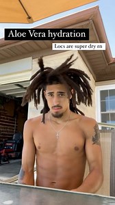 172K views · 1.6K reactions | Have you ever used Aloe directly to your locs?  Be careful when doing this, make sure you remove the yellow liquid in the aloe leaf, it’s very itchy and irritating to skin 凉 Aloe Vera is amazing for hydration. It has healing, moisturizing and countless nutrients  #Locs #aloevera #nature #naturalproducts #naturalhair #locjourney | FreeTheRoots | Facebook