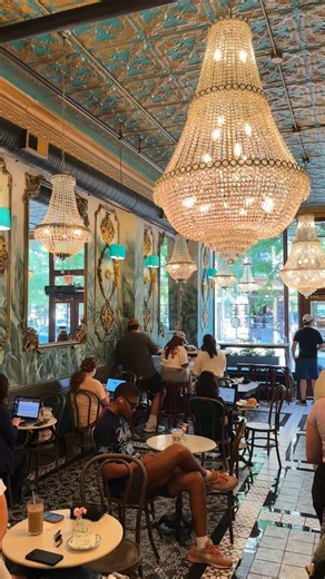 Kaylee Jo Flores on Instagram: "It’s no surprise Chicago is a city known for its’ architecture, so here are a few of my favorite places for the architects and design lovers 🤍 #chicagogram #chicagoart #chicagoarchitecture #chicagobuildings #chicagodesign"