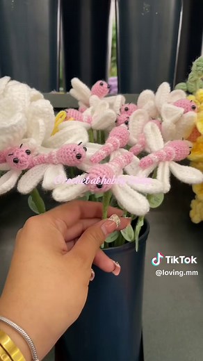 Create a Beautiful Crochet Flower Bouquet