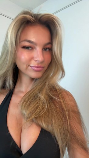 Grace Boor: Confident Reactions on TikTok