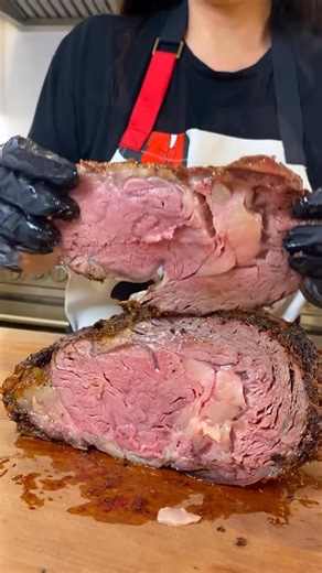 Facts of Food on Instagram: "How to make Prime Rib for Beginners. By @myhealthydish Use this formula for cook time. For every pound multiply by 5 and cook at 500f degrees then turn off heat and leave in oven for 2 hours. Step one - salt the prime rib and place uncovered in the refrigerator overnight. Step two - take out of the refrigerator for 2 hours and pat dry with a paper towel. Step three - trim some of the fat on top. Step four - tie tightly with kitchen twine. Step five - season generousl