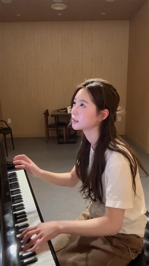 수지 on Instagram: "stride piano 신나지만 어렵다🎶 #jazzpiano #practice"