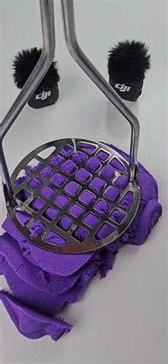 Very Satisfying and Relaxing ASMR 😲 Kinetic Sand ASMR, Drop And Squish #shorts #foryou #kineticsand