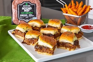 10K views · 987 reactions | The only thing we want sliding into our DMs this weekend.... #BeyondBeef Garlic Sliders. Full recipe here ➡️ https://bit.ly/2JnZ5qA | Beyond Meat | Facebook
