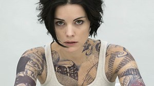 A Look Inside the Insane 7-Hour Process Required to Tattoo Jaimie Alexander for Blindspot - TVovermind
