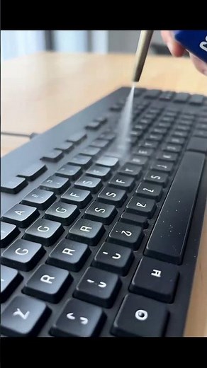 Tastatur mit Druckluft reinigen #Shorts