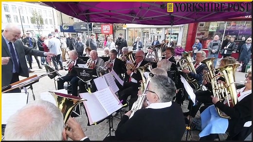 Film stars gather in Barnsley to honour Kes actor Brian Glover on anniversary of his death - video Dailymotion