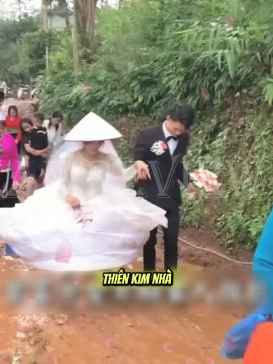 Thiên kim yêu chàng trai nghèo bất chấp ngăn cản