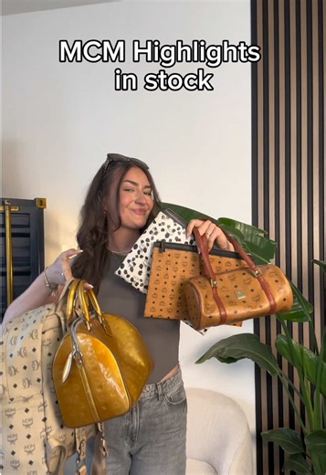 🤎👜 Warum redet niemand mehr über MCM?! 👜🤎 Dabei sind MCM Bags immer noch absolute Eye-Catcher. 😮‍🔥✨ Nicht jeder hat sie. Nicht jeder versteht sie. Aber genau DAS macht den Vibe aus. 💼🔥 Wenn du nicht aussehen willst wie alle anderen… 👀 👉 Jetzt entdecken auf www.luxe4less.de …und ehrlich: MCM comeback oder nie weg gewesen? 😏👇 #MCM #MCMBag #DesignerBags #LuxuryForLess #BagAddict