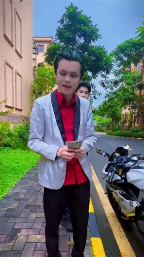 黑天使嘲笑小丑因为没有钱买糖葫芦！#kidd #funny #cosplay