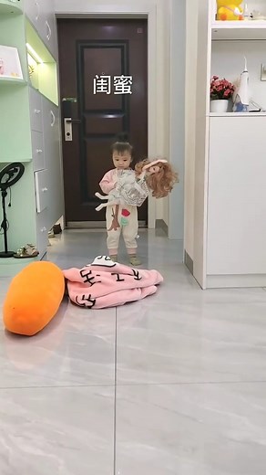 84K views · 2K reactions | Just because she said that she left home she ran away from home and had to sleep with me to sleep away from home 藍藍藍 | SuXin Daughter | Facebook