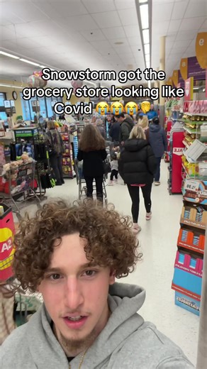 It’s just a little bit of snow yall 🤣🤣❄️❄️ #fyp #noreaster #snow #snowstorm #groceries
