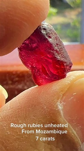 Natural rough rubies #rubies #ruby #naturalruby #unheat #mozambiqueruby #rubymozambique #gemstone #grmstones #gems #finegems #raregems #faregem #roughstones #amazing