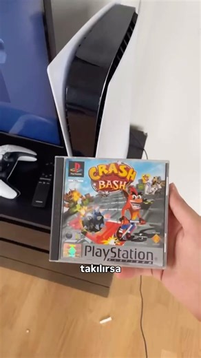 What happens if you connect a PlayStation 1 or 2 game to a PS5? #playstation