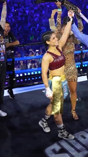7.4M views · 257K reactions | ¡Una de las peleas más épicas de Supernova Strikers Amigo! 壘​ ¿Tú eras #TeamGala o #TeamAlana? #SupernovaStrikersAmigo | Supernova Boxing | Facebook