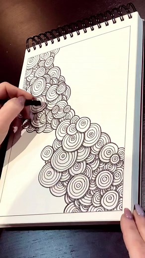 Art thérapie: un instant de bonheur #arttherapy #arttherapie #artistsoftiktok #arttiktok #artprocess #antistressdrawing #zenart #dessinzen #bonheur #mindfullness #happiness