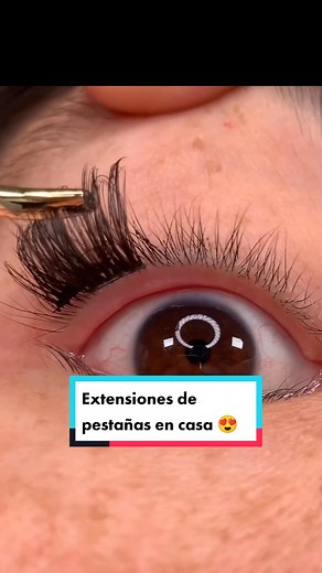Coloca las extensiones de pestañas tu misma sin complicaciones 💥💣💥 #extensionesdepestañaspeloapelo #pestañasperfectas #pestañasprincipiantes #pestañaspostizas