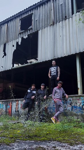 I won‘t let them kill my vibe! Unsere neue Single CHAMPAGNE erscheint am 14.11.2025! Jetzt presaven – Link in Bio! 🍾✨ #champagne #NewAlbum #calling #thebusters #rock #punk #ska #NewAlbum | The Busters