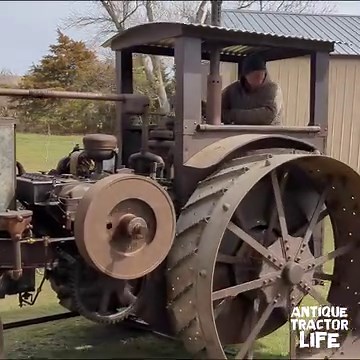 Driving the 15-30 Titan out of the shed earlier this year. It was the first time it had been out in over 2 years. This tractor is part of the first round of 15-30 Titan tractors built. International Harvester settled the antitrust lawsuit with the United States government in 1918. In 1919 International Harvester got rid of their Titan and mobile brands. The 15-30 Titan was then rebranded as the international. Several changes were also made, including the cylinder heads and carburetor setup. #ant