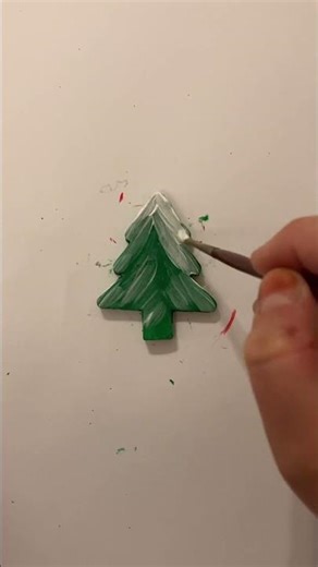 Painting a Snowy Christmas Tree! 🎄❄️ #shorts