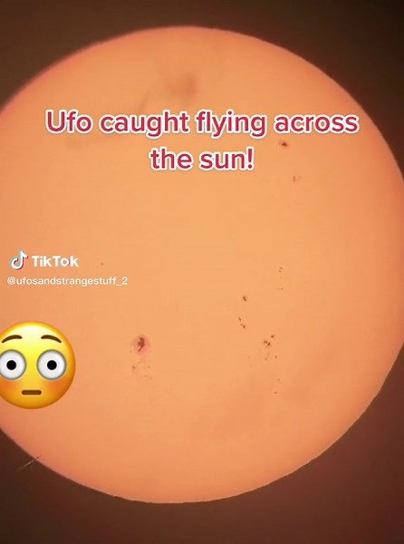 UFO Caught Flying Across the Sun: Nibiru Sightings