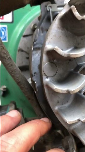 Fliehkraftregler zum Drehzahl einstellen am B&S Motor Briggs Stratton engine govenor